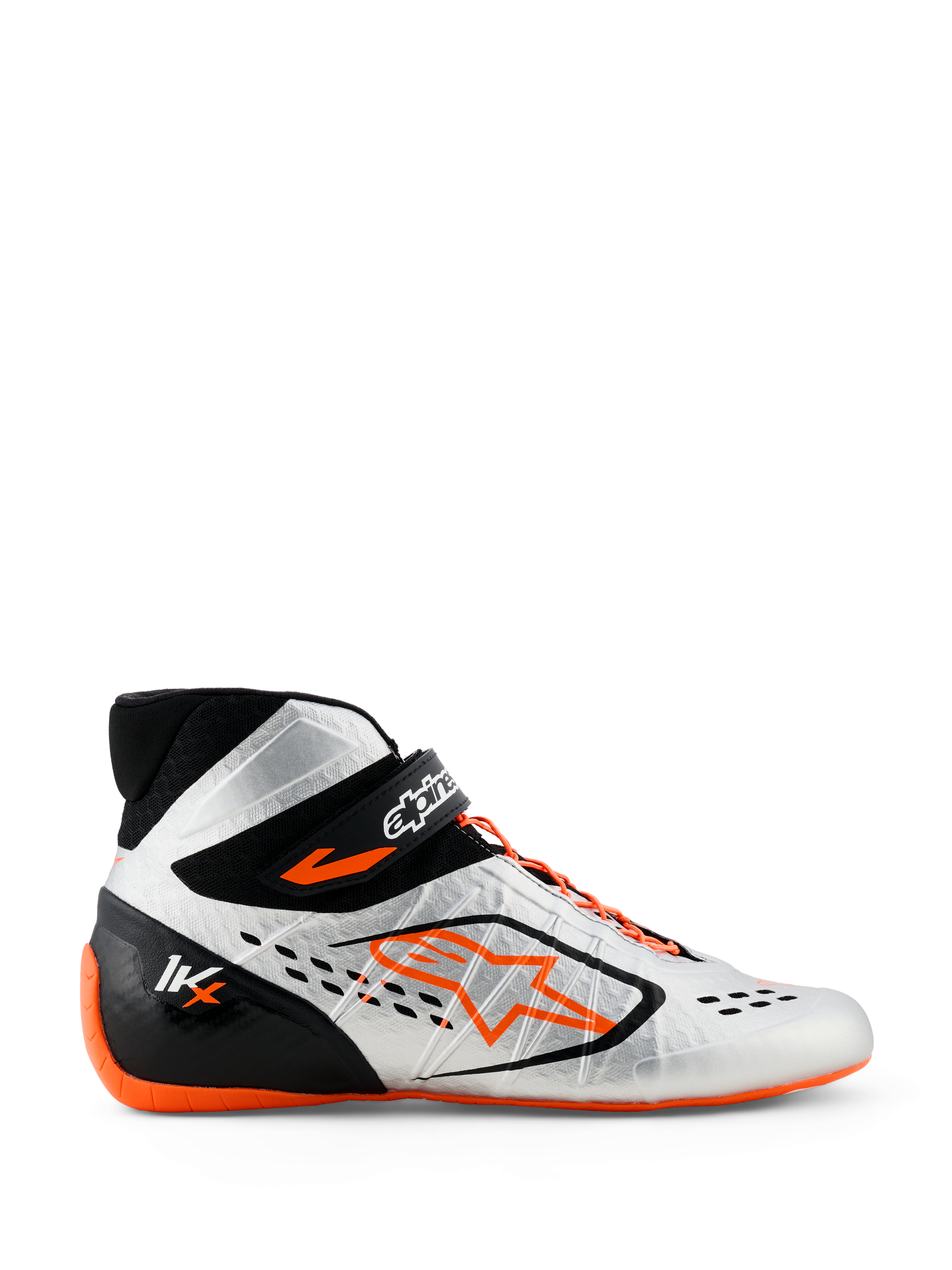 Alpinestars Tech-1 KX V3 Schuhe, Karting-Schuhe, Silber, Schwarz und Fluo-Orange, Seitenansicht mit nahtloser thermoverschweißter Konstruktion, asymmetrischer orangefarbener Schnürung, markantem orangefarbenem Astar-Logo an der Seite und dünner fluo-orangefarbener Gummisohle