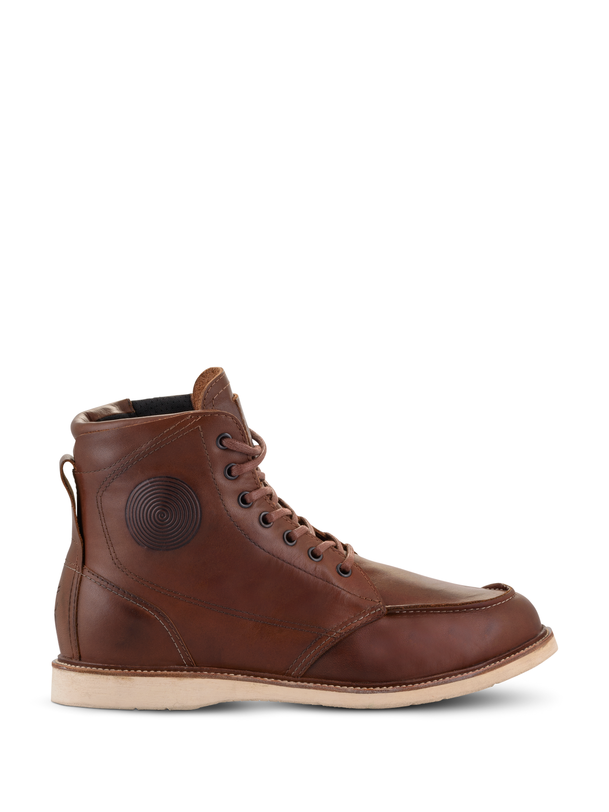Alpinestars Oscar Monty V2 Schuhe, braune Leder-Motorradstiefel, weiße Keilsohle, Moc-Toe-Design, runde geprägte Knöcheldetails, Heritage Urban Riding-Schuhe