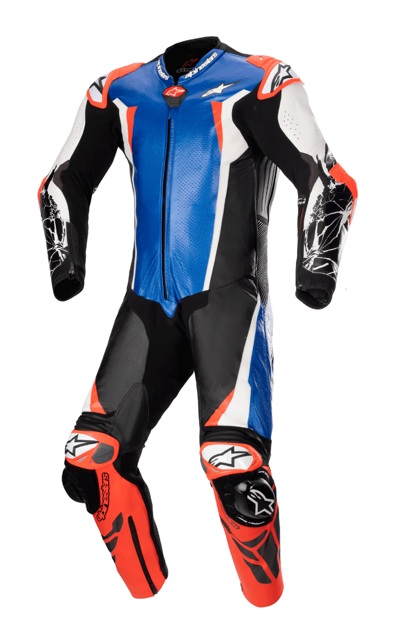 Alpinestars Racing Absolute V2 Einteiler-Lederkombi, Metallic-Blau, Schwarz, Weiß und Rot Fluo, professioneller Motorrad-Rennanzug aus Känguruleder, externe GP DFS Slider an Schultern und Knien, perforierte Paneele für Performance auf der Rennstrecke.