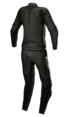 Alpinestars Stella GP Plus 2-teilige Lederkombi für Damen, Black Metallic Gray, Rückansicht mit stromlinienförmigem Design, Akkordeon-Stretch-Einsätzen, schützender Lederkonstruktion und Alpinestars-Branding am unteren Rücken, speziell auf eine Damen-Rennpassform zugeschnitten.
