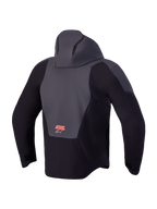 Alpinestars Aeroshell Wp Jacke, wasserdichte Motorradjacke in Schwarz und Dunkelgrau mit Kapuze und Logo-Detail in der Rückenansicht