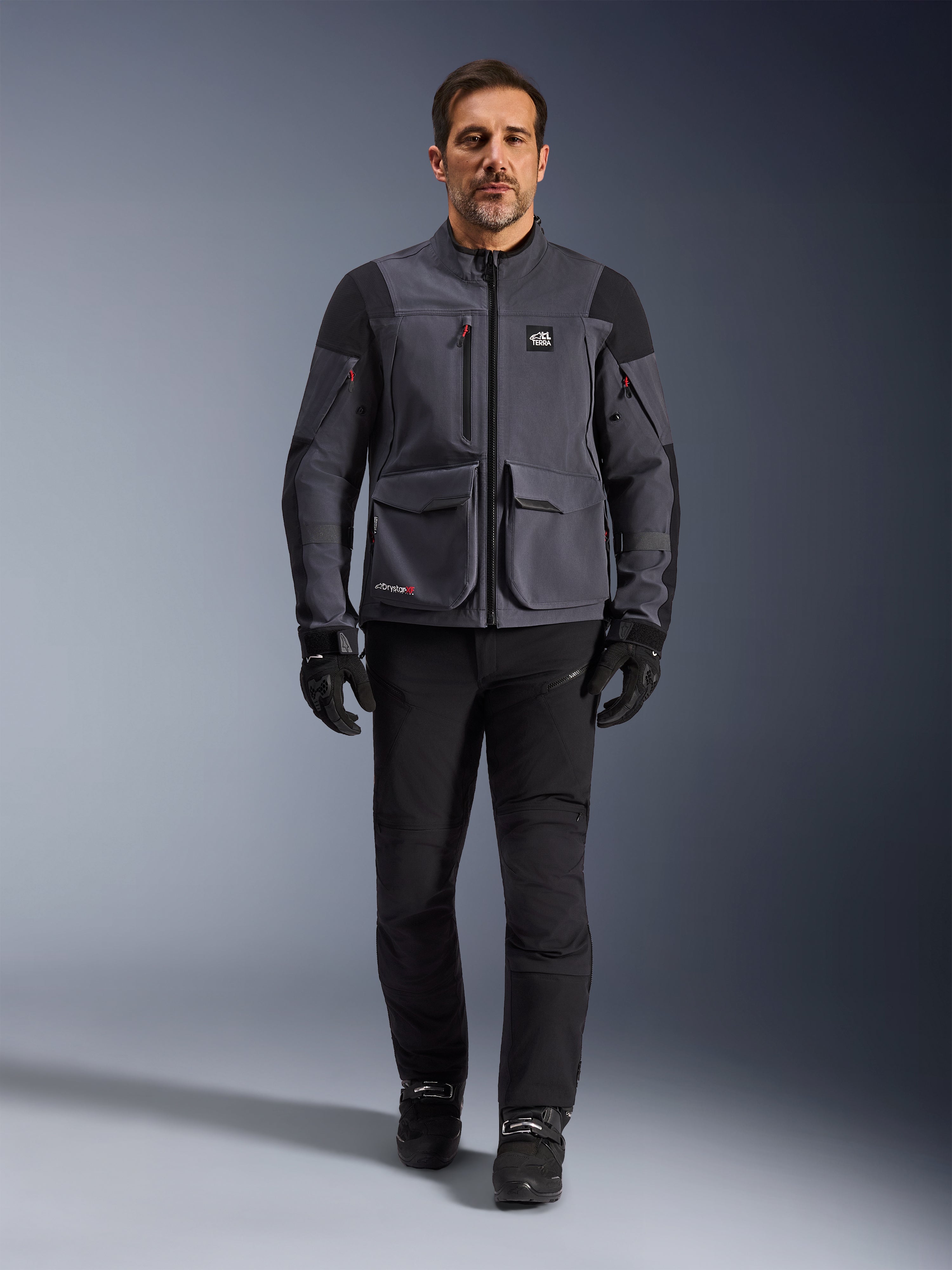 L / Deep Gray Black