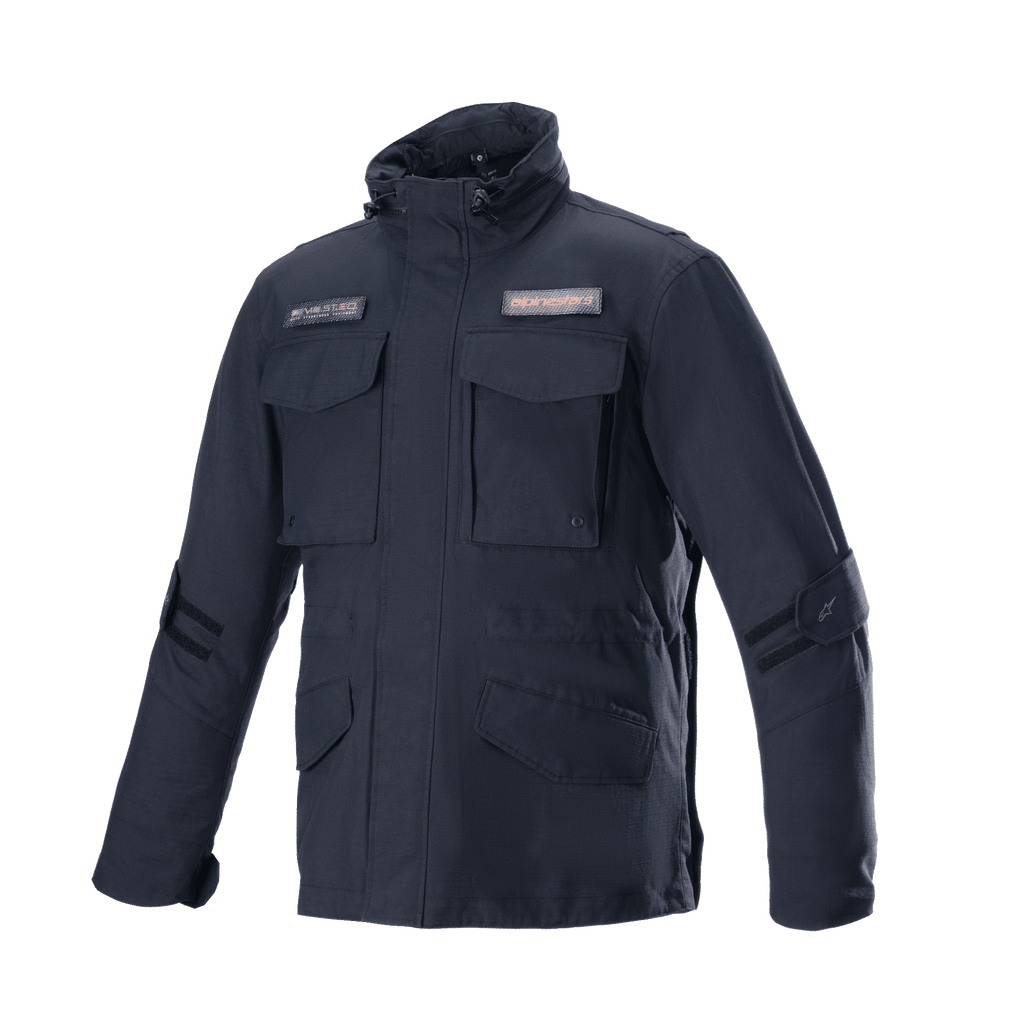 Alpinestars MO.ST.EQ Field Waterproof Primaloft Jacke, Schwarz, Urbane Motorradjacke, Field-Jacket-Stil, Vier Fronttaschen mit Klappen, Hoher Kragen mit Kordelzügen, Strapazierfähige Ripstop-Konstruktion mit Logo-Aufnähern