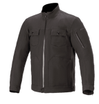 Alpinestars Solano Waterproof Jacke, urbane Motorradjacke, Schwarz, hoher gerader Kragen mit zentralem wasserdichtem Reißverschluss, zwei Brusttaschen mit Knöpfen, Reißverschlusstasche am Ärmel, lässige Textilkonstruktion mit glattem Finish