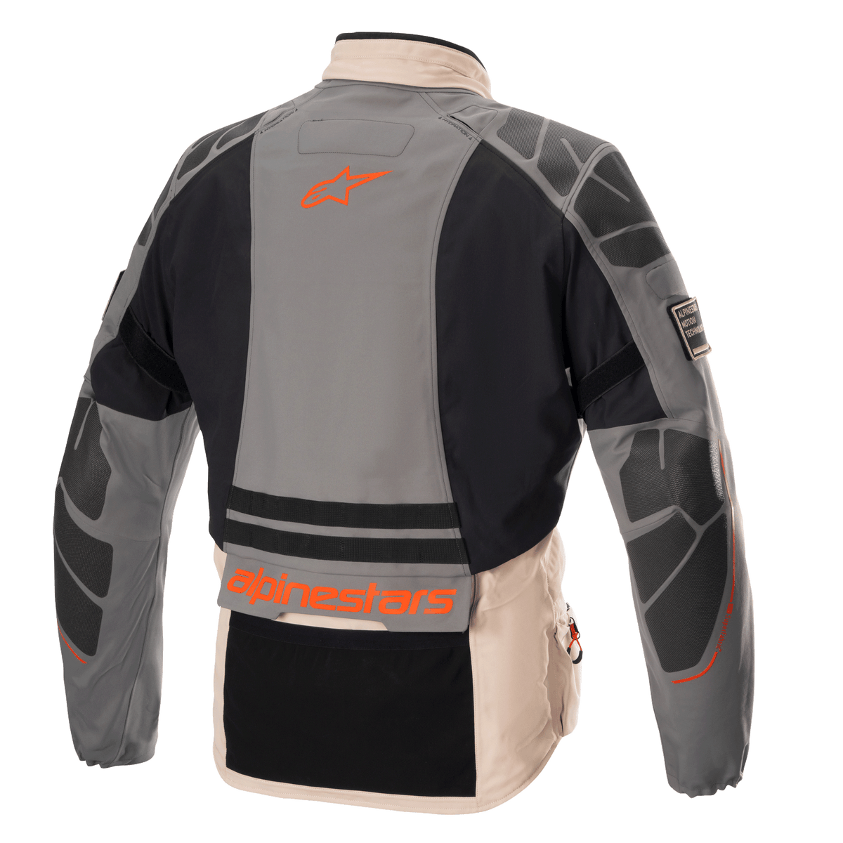 Alpinestars AMT-10R Drystar® XF Jacke, Adventure-Motorradjacke, Fur Gray, Pale Brown und Spicy Orange, Rückansicht mit schützenden Schulter- und Ellbogenverstärkungen, orangefarbenes Alpinestars-Logo und Branding, modulares Allwetter-Textildesign