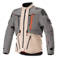 Alpinestars AMT-10R Drystar XF Jacke, Adventure-Touring-Motorradjacke, Pelzgrau und Hellbraun mit Akzenten in Spicy Orange, modulare Textilkonstruktion mit Front-Reißverschlüssen, verstärkte Schulter- und Ellenbogenpaneele, hoher Kragen, professionelle Motorradschutzausrüstung