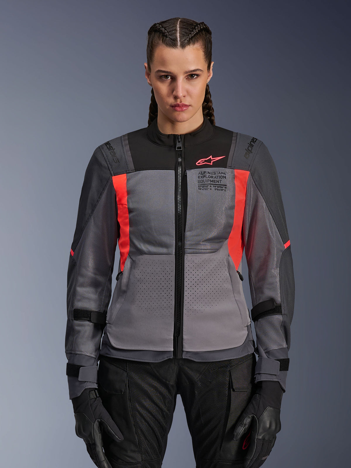 Alpinestars Stella St-2 Air Motorradjacke, Damen-Motorradjacke, Grau und Rot, Perforierte Belüftungszonen, Verstellbare Riemen an Ärmeln und Schultern, Frontreißverschluss, Textil-Konstruktion