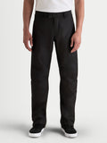 Alpinestars C 1 Waterproof Hose, urbane Herren-Motorradhose in Schwarz, Vorderansicht an einem Model mit weißem T-Shirt, mit strapazierfähiger Polyesterschale und geradem Schnitt