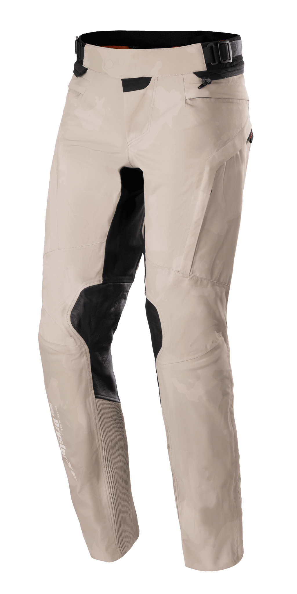 Alpinestars AMT-10LAB Drystar® XF Hose, Adventure-Motorradhose, Aluminum Camo, hellgraues Camouflage-Muster mit schwarzen Verstärkungspanälen an den Knien und Oberschenkelinnenseiten, technische Textilkonstruktion mit verstellbarem Bund und Drystar-Branding am Unterschenkel