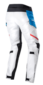 Alpinestars Damen Stella Honda Andes V3 Drystar® Hose, Adventure-Touring-Motorradhose, Ice Gray Blau Hellrot, Rückansicht mit eisgrauer Textilkonstruktion, blauer Seitentasche mit weißem Logo, schwarzem Hosenbund und roten Akzentstreifen