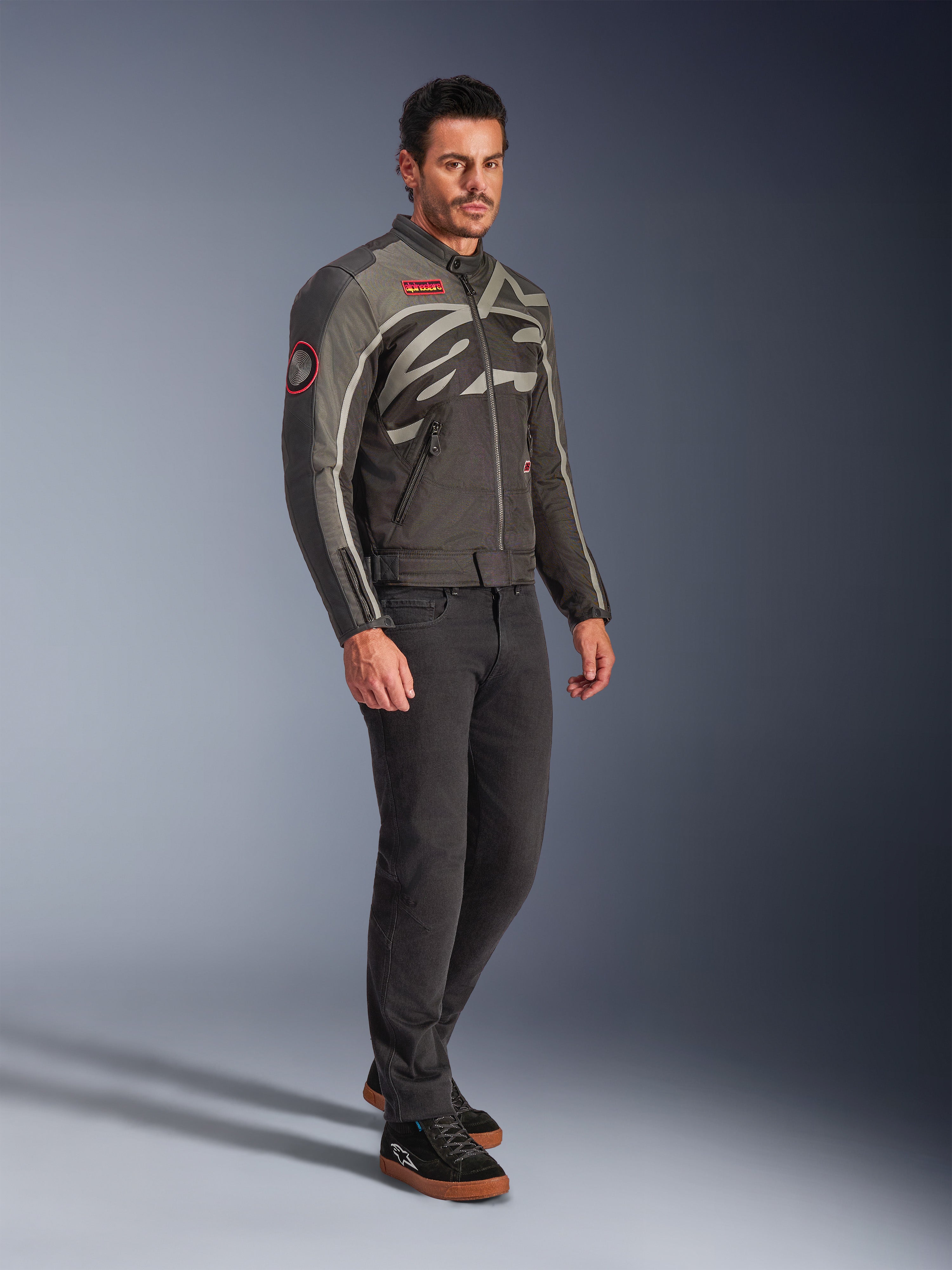 Alpinestars 迷彩ジャケット Axton - Black Motorcycle Jacket | Alpinestars®