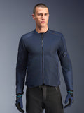 Alpinestars C-1 Air Jacke, blaue Urban-Motorradjacke für Herren mit Mesh-Einsätzen und CE-Protektoren am Model.