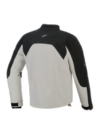 Alpinestars Provoke Jacke, Rückansicht, Black Metal Gray, urbane Textil-Motorradjacke mit schwarzen Einsätzen im oberen Bereich und einem metallgrauen Hauptteil, mit kleinem weißen Logo am oberen Rücken und Ripstop-Softshell-Konstruktion