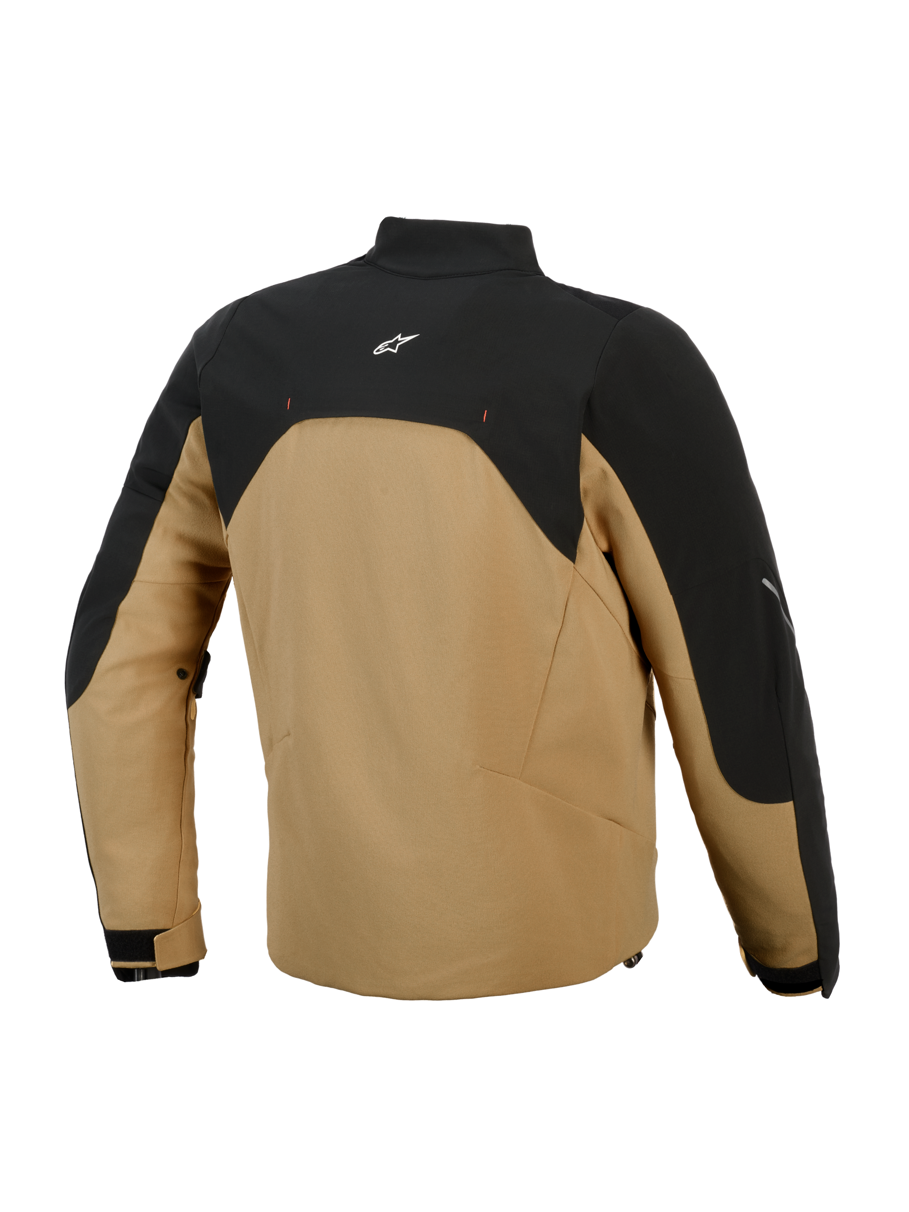 Alpinestars Provoke Jacke, urbane Motorradjacke, Schwarz und Camel, Rückansicht mit schwarzem oberem Panel und weißem Logo, camel-farbener Softshell-Hauptteil, zeitgemäße Silhouette mit reflektierenden Akzenten, entwickelt für urbane Fahrer