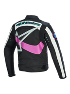Alpinestars Idles Damenjacke, Rückansicht, Schwarz mit Off-White und Lila, großes pinkfarbenes umlaufendes Stern-Logo, blaugrüne Wortmarke und Metallösen an den Ärmeln, Vintage-inspiriertes Design mit Akkordeon-Paneelen für urbanes Motorradfahren