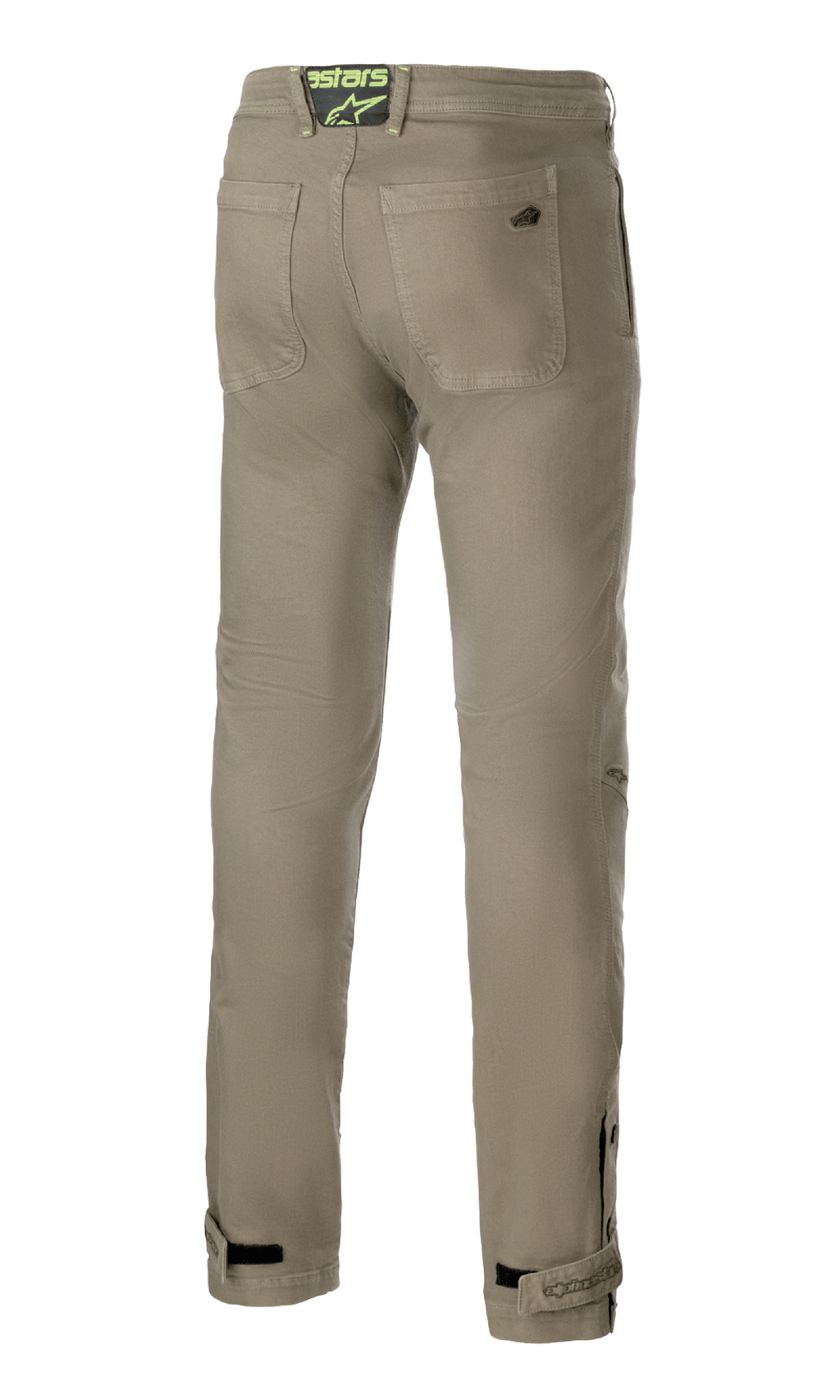 Alpinestars Stratos Regular Fit Tech Motorradhose, Military Green, Rückansicht mit zwei Gesäßtaschen und einem neongrünen Logo-Patch am Bund, konisch zulaufende Beine mit verstellbaren Knöchelriemen, lässige Motorradhose im Street-Style