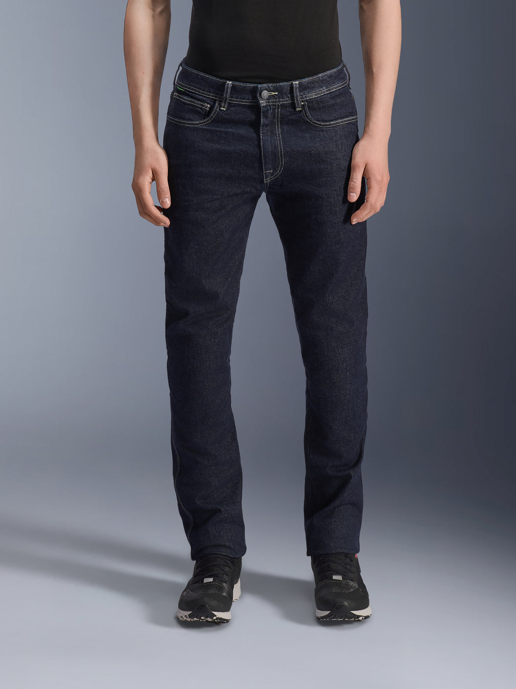 Alpinestars Copper V3 Denim-Hose, Motorrad-Jeans, Rinse Blue, reguläre Komfort-Passform mit geradem Bein, mit sichtbaren weißen Kontrastnähten und Taschen, lässiger urbaner Fahrstil