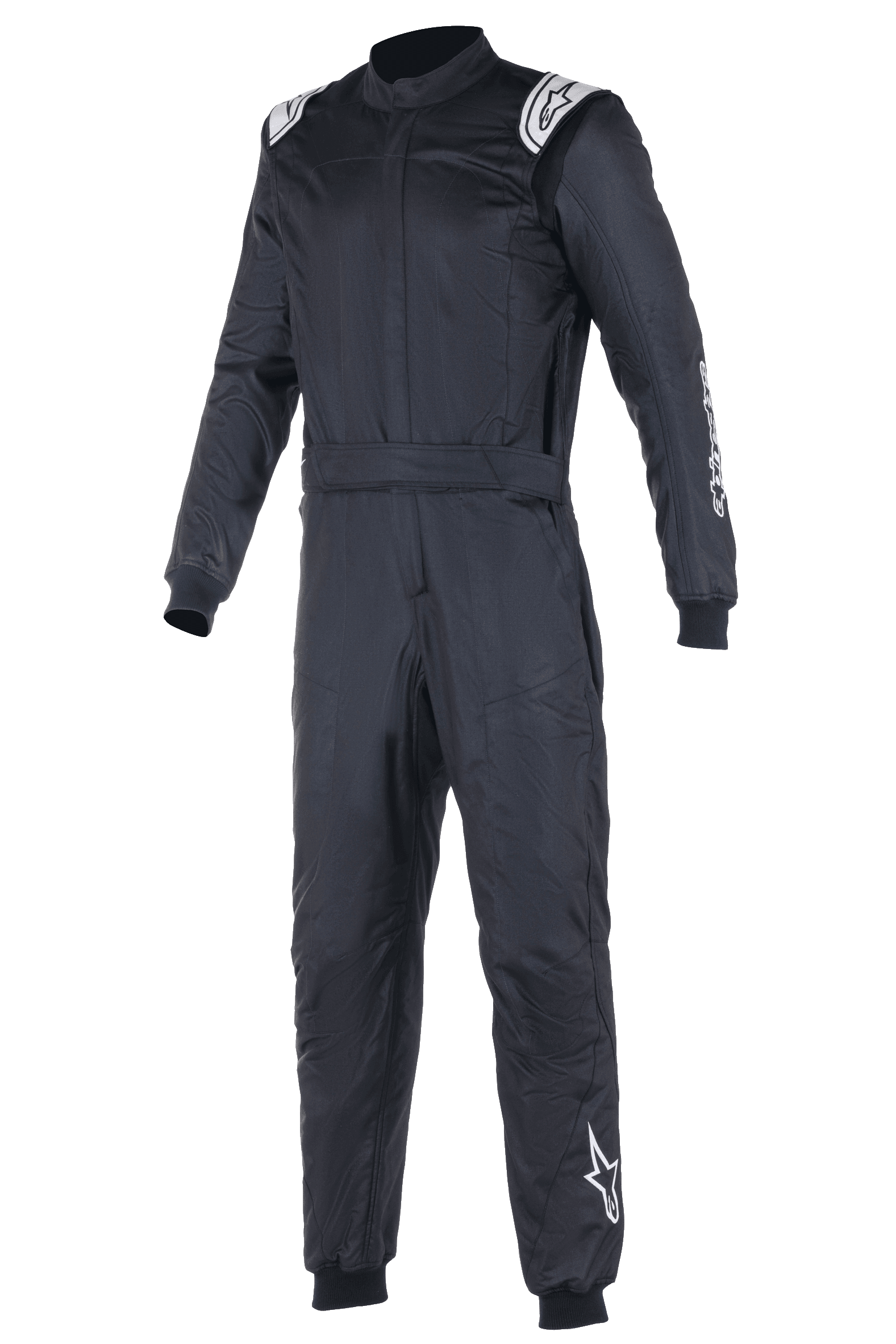 Alpinestars Atom FIA Anzug, schwarzer Autorennanzug, einteiliges Design mit weißen Alpinestars-Logos auf den Schultern und dem linken Bein, hoher Kragen mit gerippten Bündchen und Taillengürtel, professionelle Motorsport- und Rennbekleidung