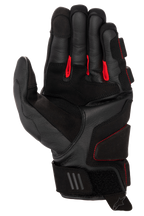 Alpinestars Phenom Lederhandschuhe, Motorradhandschuhe, Schwarz und leuchtendes Rot, Ansicht der Handfläche mit hochwertigem Ziegenleder, rotem Stoff zwischen den Fingern, verstärkten Aufprallzonen und verstellbarem Klettverschluss am Handgelenk