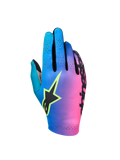 Alpinestars Sim Gloves Graphic 2, SIM-Racing-Handschuhe, Farbverlauf in Cyan, Lila und Pink, schwarzes Stern-Logo mit neongelber Umrandung, perforierter Handrücken zur Belüftung, leichte Performance-Gaming-Ausrüstung
