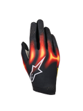Alpinestars Sim Gloves Graphic 3, Sim-Racing-Handschuhe, Schwarz mit leuchtend roten und warmgelben Flammengrafiken, weißes Stern-Logo, perforierte Finger für Belüftung, leichte und flexible Konstruktion für virtuellen Rennsport