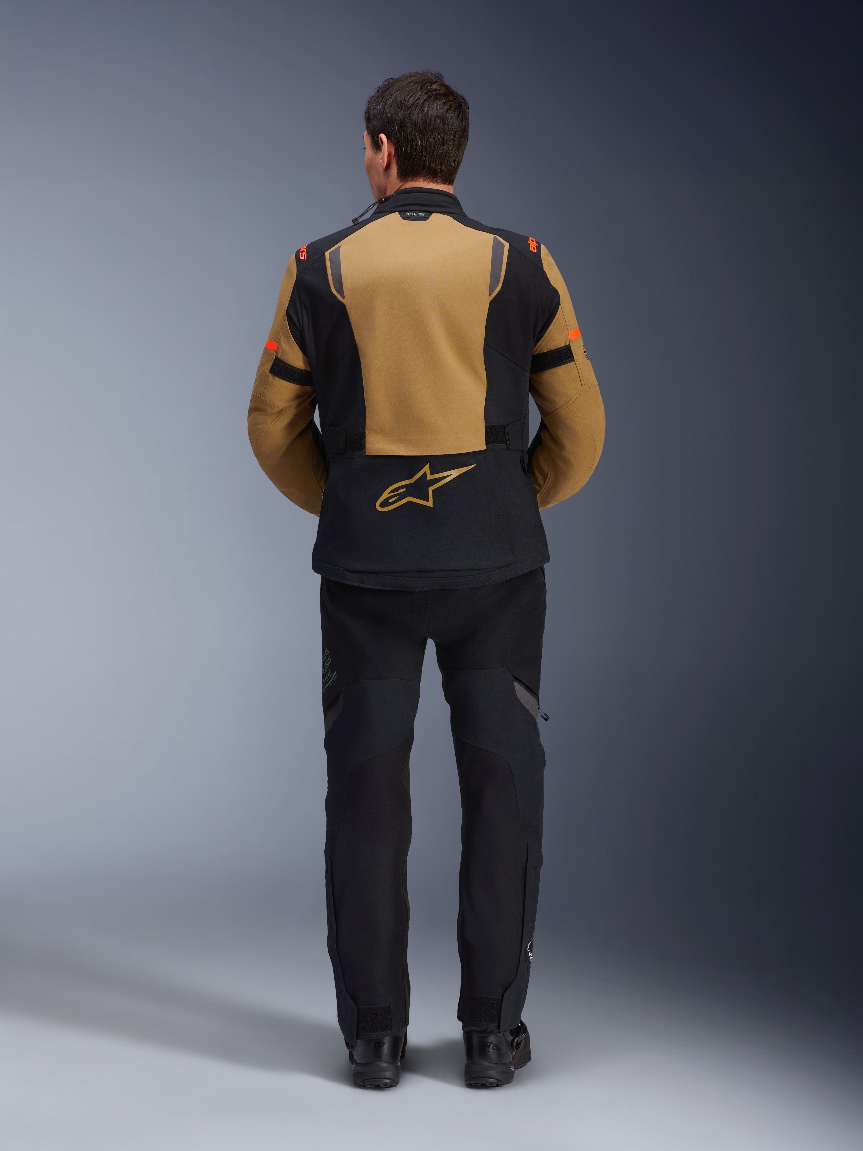乗馬ジャケットとグローブのセット ST-7 2L Gore-Tex - Brown Motorcycle Jacket | Alpinestars®