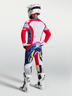 Alpinestars Supertech Dyna Hose, Motocross-Ausrüstung für Herren, Rot und Navy-Blau, leichte athletische Passform am Modell.