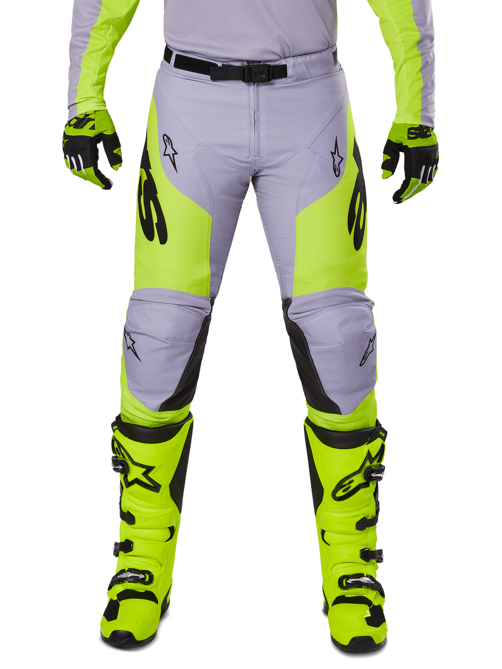 Alpinestars 2025 Racer Veil Hose, Motocross-Hose, Grau und Gelb Fluo, getragen mit passenden neongelben Stiefeln und Handschuhen, mit schwarzen Alpinestars-Logos, ergonomisches Design für Offroad-Rennsport.