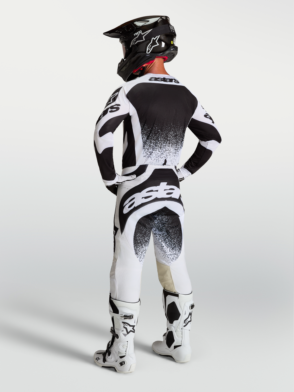 Alpinestars Techstar Swan Hose, Herren-Motocross-Rennbekleidung, Schwarz-Wei&szlig;, R&uuml;ckansicht mit athletischer Stretch-Passform.