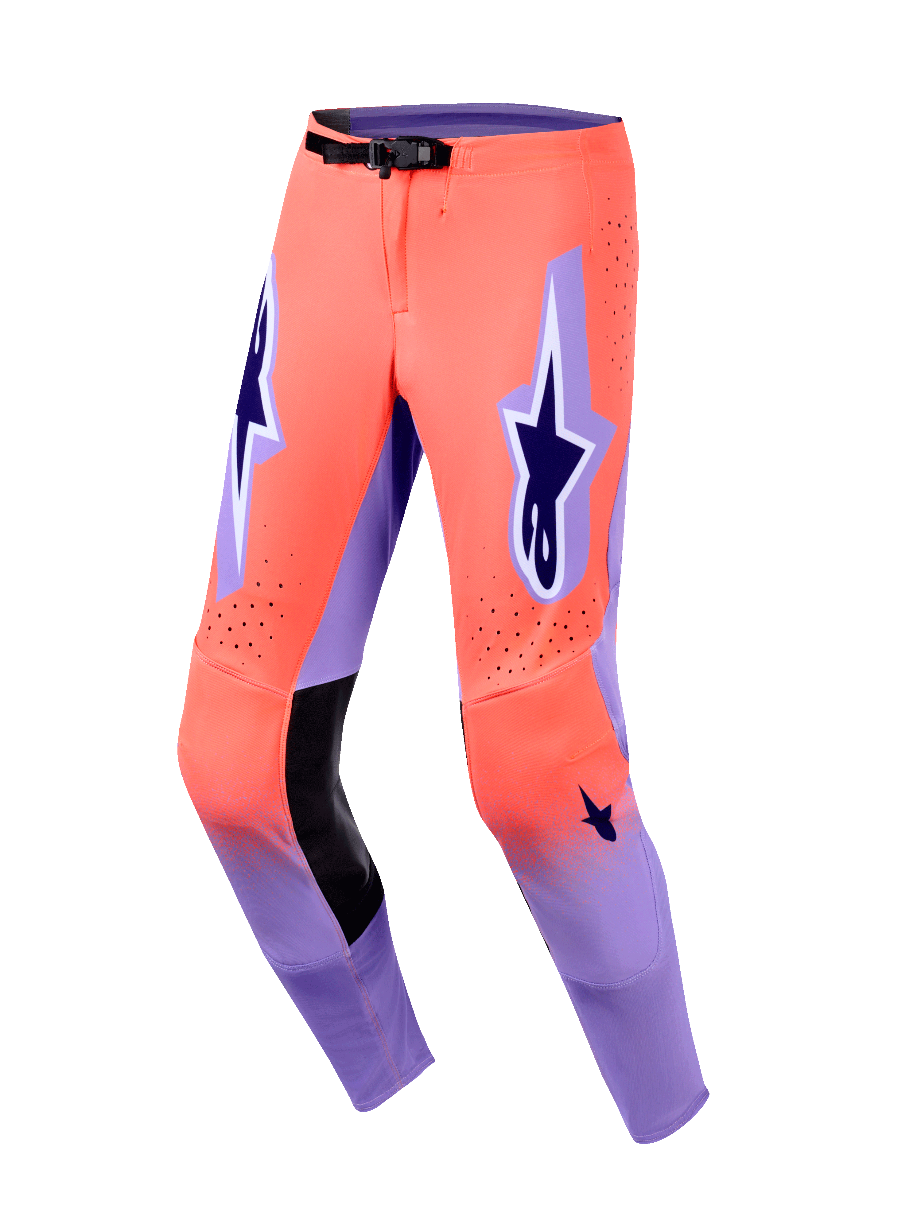 Alpinestars 2026 Supertech Scenz Hose, Motocross-Hose, Hot Coral und Lila, mit schwarzen Leder-Innenknie-Panels, markanten dunkellila A-Star-Logos auf den Oberschenkeln, lasergeschnittenen Perforationen und einem schwarzen magnetischen Taillenverschluss.