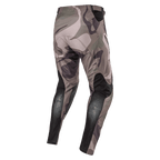 Alpinestars 2024 Racer Tactical Hose, Motocross-Hose, Military Green Camo Brown, Rückansicht mit schwarzen atmungsaktiven Stretch-Einsätzen an den Unterschenkeln und Camouflage-Design, strapazierfähiges Textil für Offroad-Rennsport