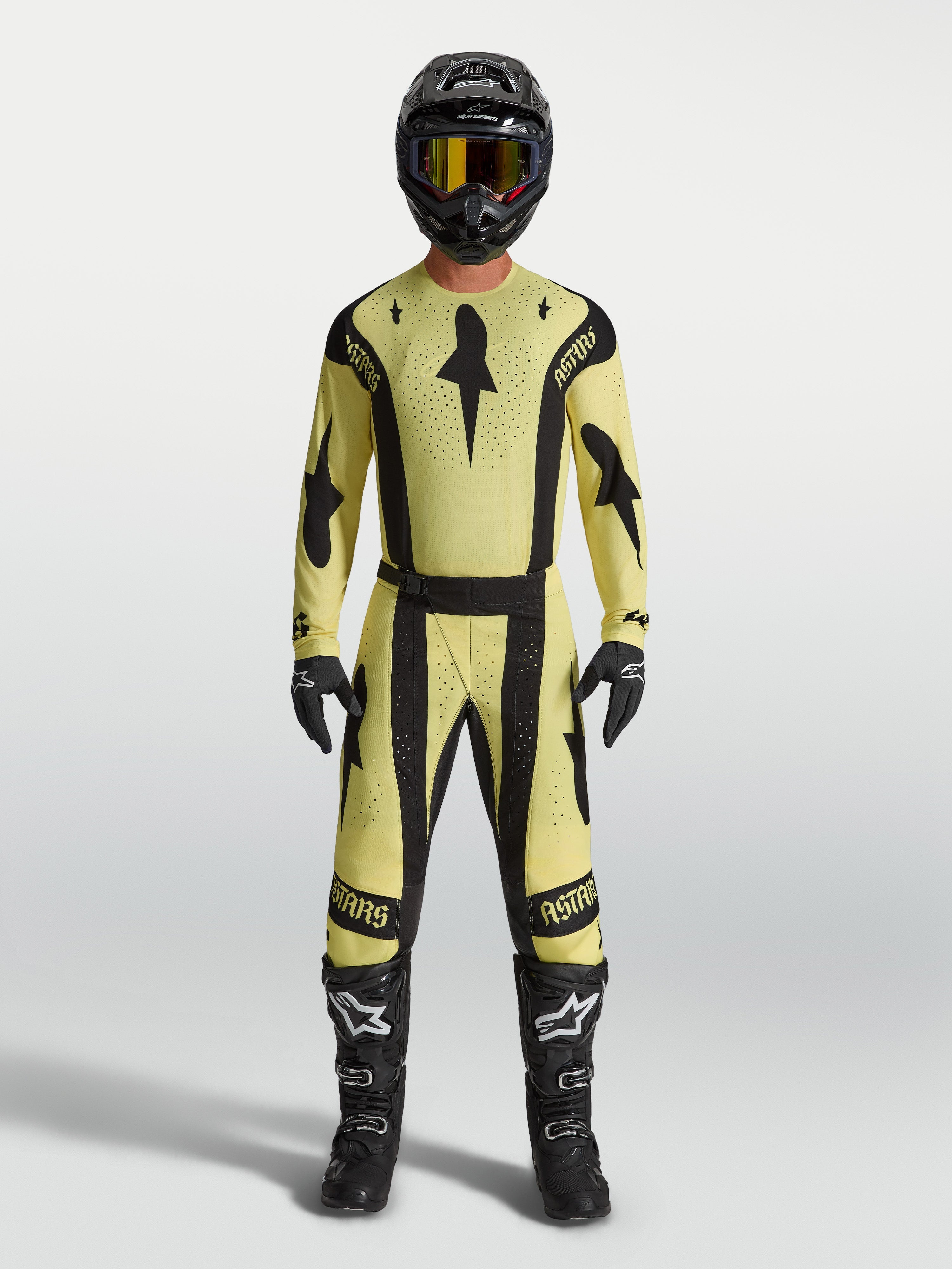 Alpinestars Techstar Atrox Hose und Techstar Atrox Gear Set, gelb-schwarzes Motocross-Outfit für Herren mit Trikot.