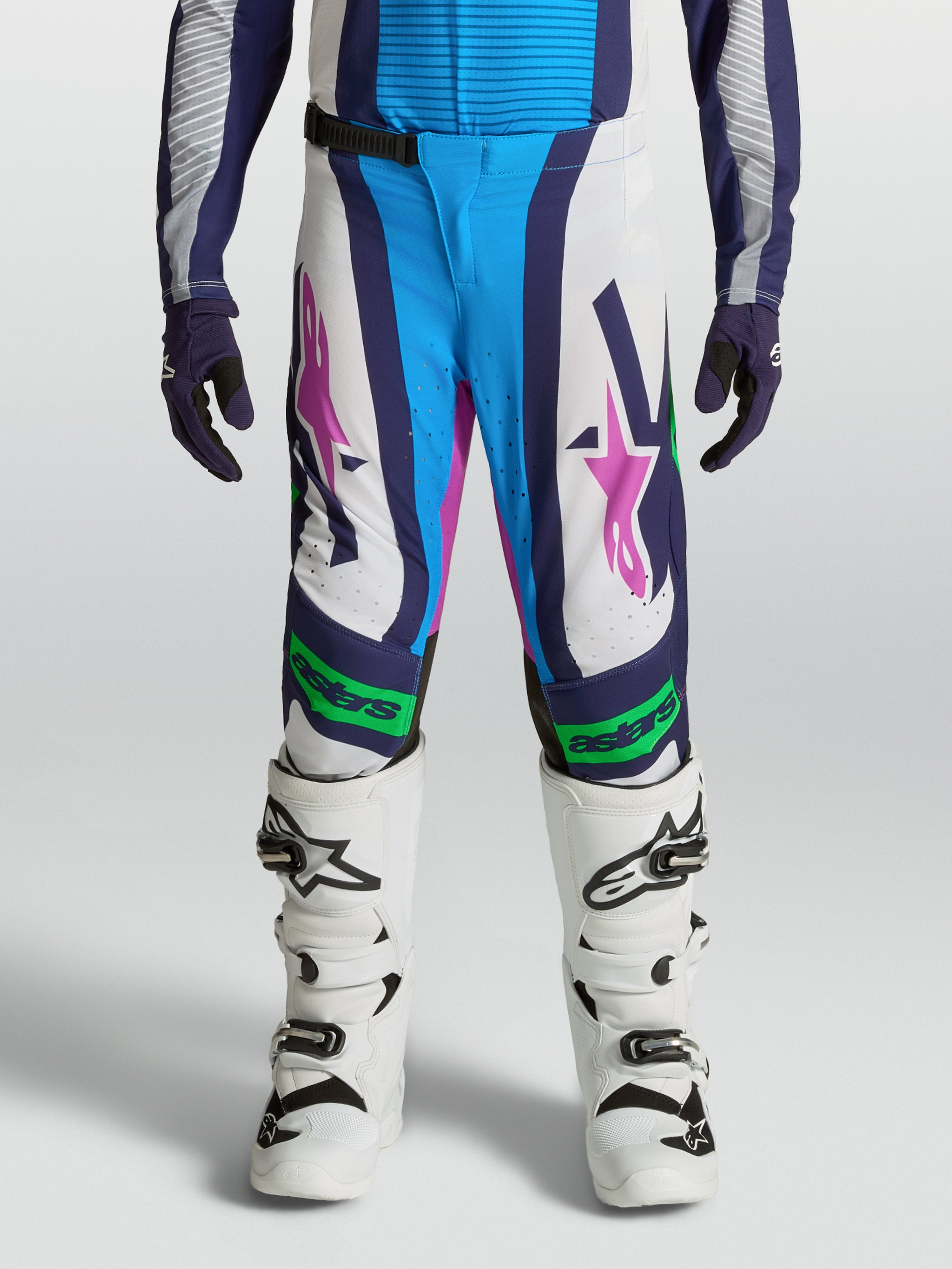 Alpinestars Jugend Supertech Maven Hose, Motocross-Hose in Blau und Weiß mit neongrünen Akzenten, athletische Performance-Passform, hochwertige MX-Ausrüstung für junge Fahrer.