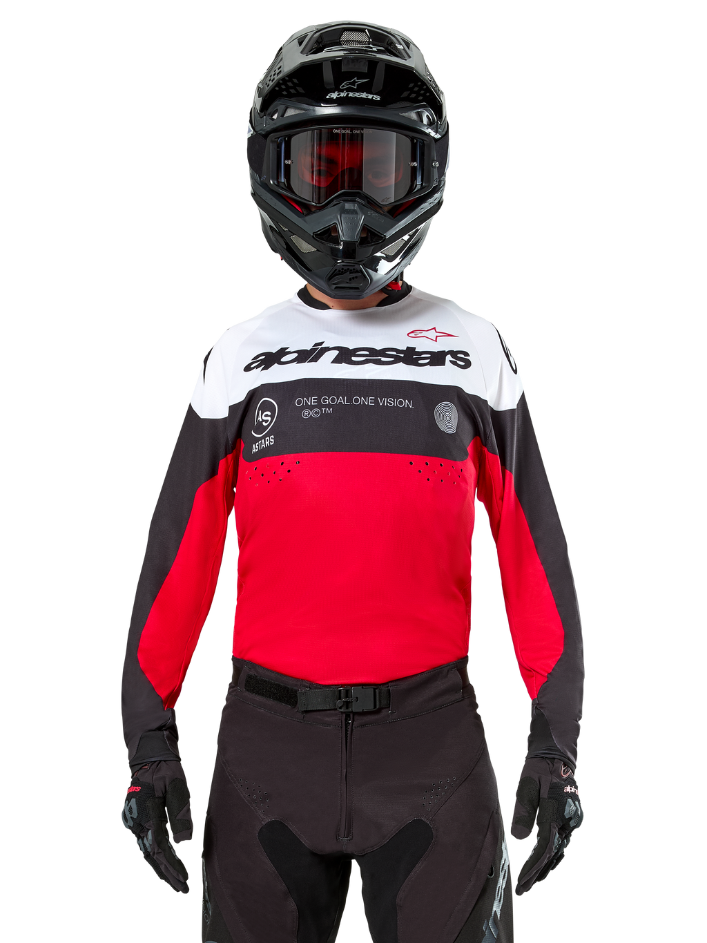 Alpinestars Pro-Dura Jersey, Motocross-Trikot, Schwarz, leuchtendes Rot und Weiß, getragen mit schwarzem Helm und Goggles, sportliches Design mit markantem Alpinestars-Branding und Laserperforationen, Performance-Enduro- und Offroad-Rennausrüstung