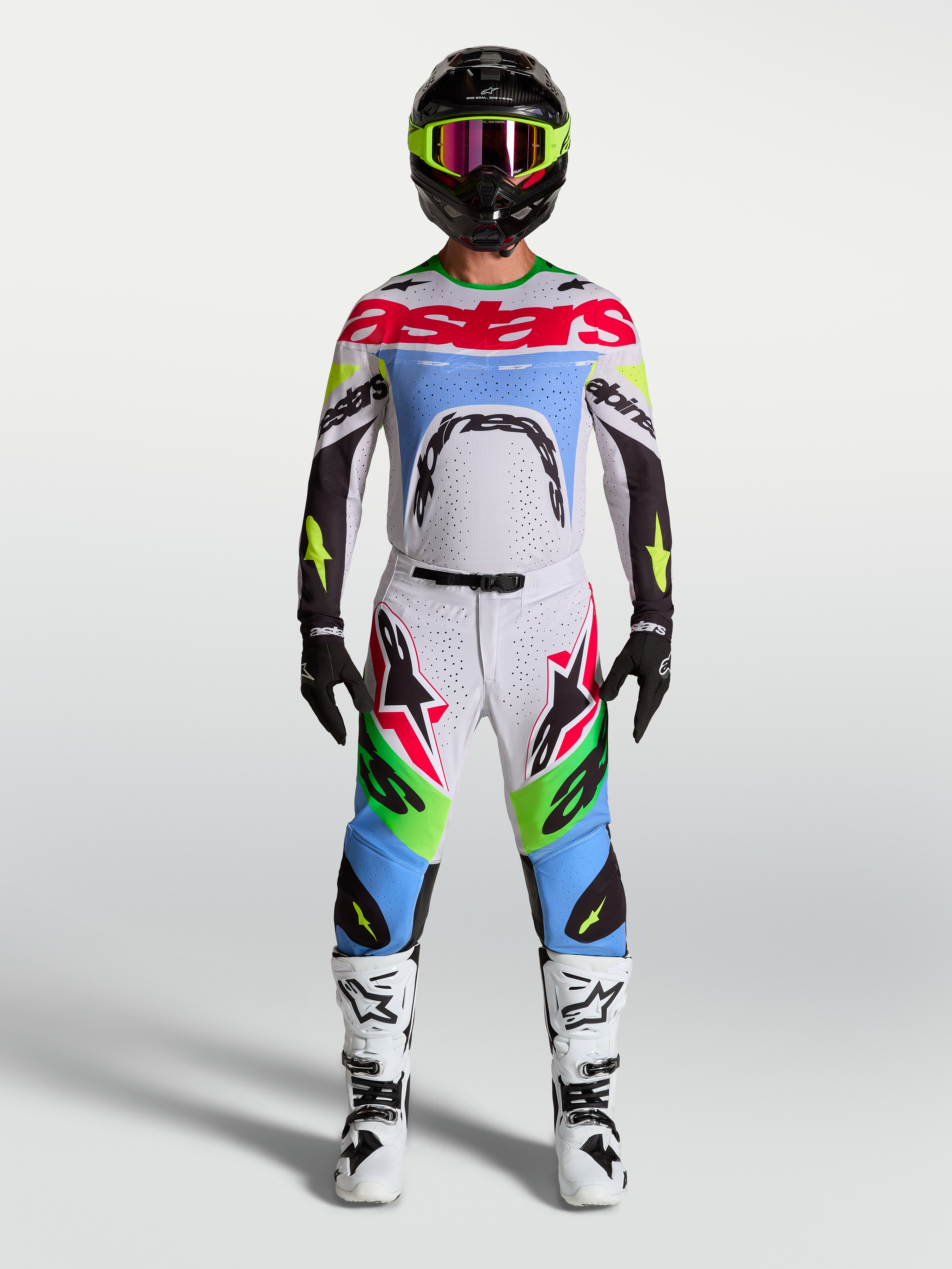Alpinestars 2027 Supertech Dyna Trikot und Ausrüstungsset für Herren in Weiß und Neongrün, athletische Passform am Model.