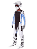 2025 Techstar Melt Gear Set, komplette Motocross-Ausrüstung, schwarzes Trikot mit weißen und blauen Ärmeln, weiße Hose mit schwarzen und blauen Akzenten, weißer Helm, schwarz-weiße Handschuhe, weiße Stiefel mit schwarzen Details, komplettes MX-Schutzset