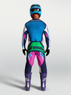 Alpinestars Techstar Maven Trikot für Herren, Motocross-Ausrüstung in Blau und Marineblau, Rückansicht mit lasergeschnittener Belüftung.