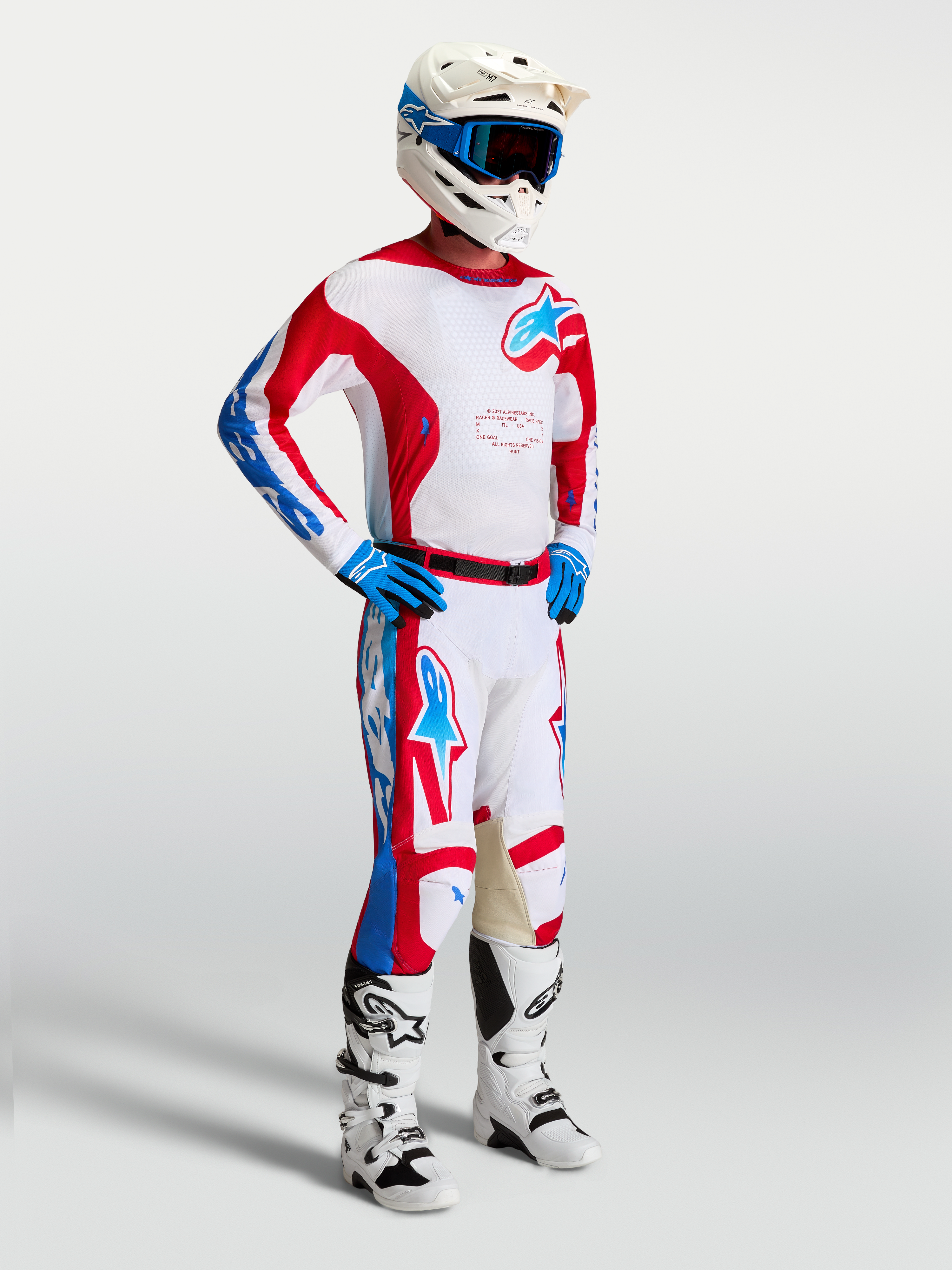 Alpinestars Racer Hunt Trikot, Motocross-Renntrikot für Herren, Weiß, Rot und Blau, leichtes feuchtigkeitsableitendes Gewebe.