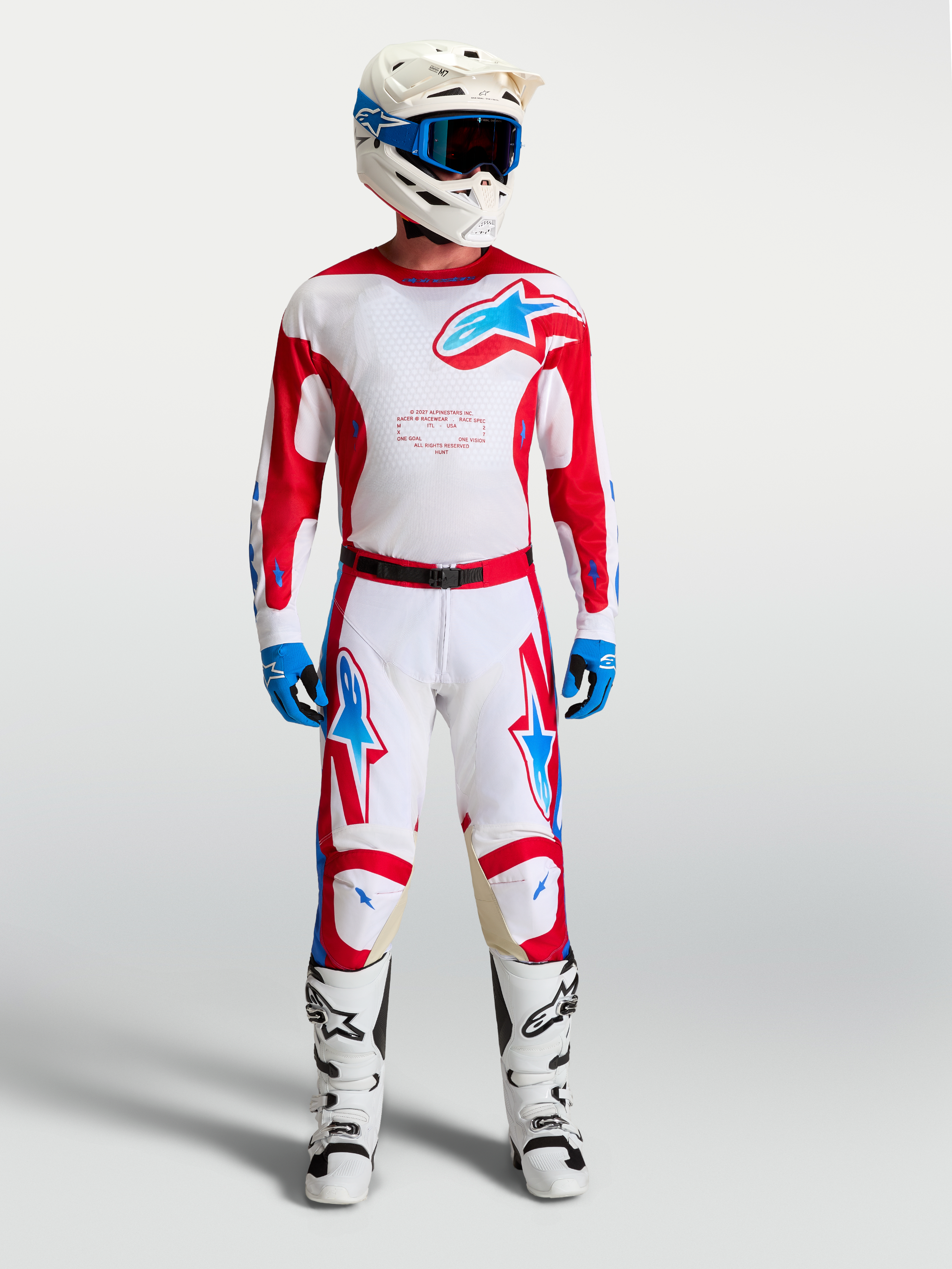 Alpinestars Racer Hunt Trikot, Motocross-Set für Herren, Weiß und Rot mit blauen Akzenten, passender Motocross-Hose und Motorradstiefeln