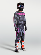 Alpinestars Racer Lone Motocross-Set für Herren, Grau Camo und Lila, bestehend aus Trikot und Hose.