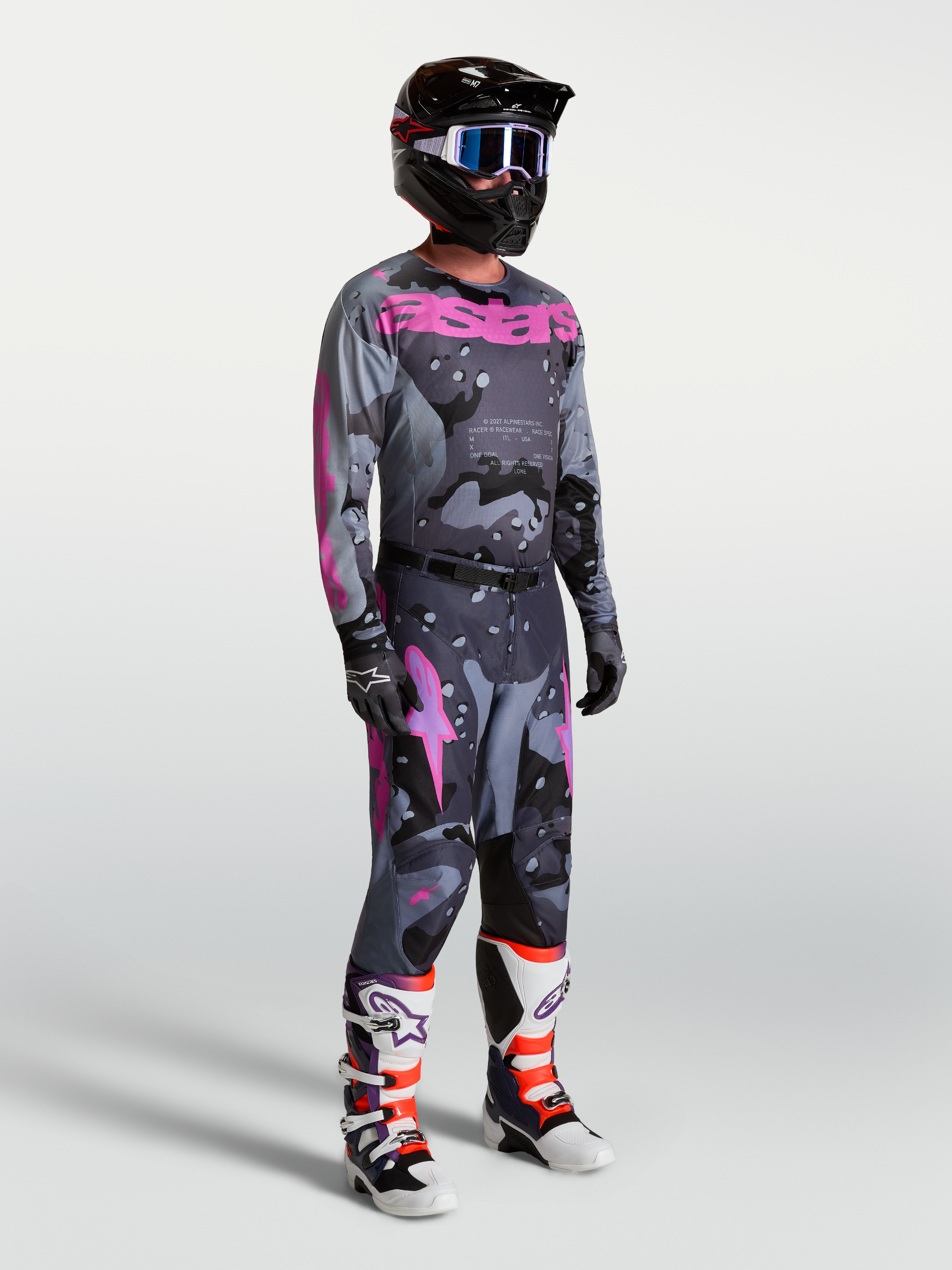 Alpinestars Racer Lone Motocross-Set für Herren, Grau Camo und Lila, bestehend aus Trikot und Hose.