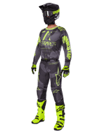 Alpinestars 2025 Racer Hollow Ausrüstungsset, komplettes Motocross-Outfit, graues Camouflage-Muster und Neongelb, inklusive Trikot, Hose, passendem schwarz-gelbem Helm, Brille, Handschuhen und leuchtend gelben Stiefeln, Hochleistungs-Offroad-Rennbekleidung