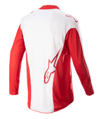 Alpinestars 2023 Techstar Arch Jersey, Motocross-Trikot, Mars Red und Weiß, Rückansicht mit weißem Mittelpaneel und roten langen Ärmeln, rotes Astars-Logo auf dem unteren Rücken, Mesh-Belüftungseinsätze und verlängerte Rückseite für optimale Abdeckung beim Offroad-Rennsport.