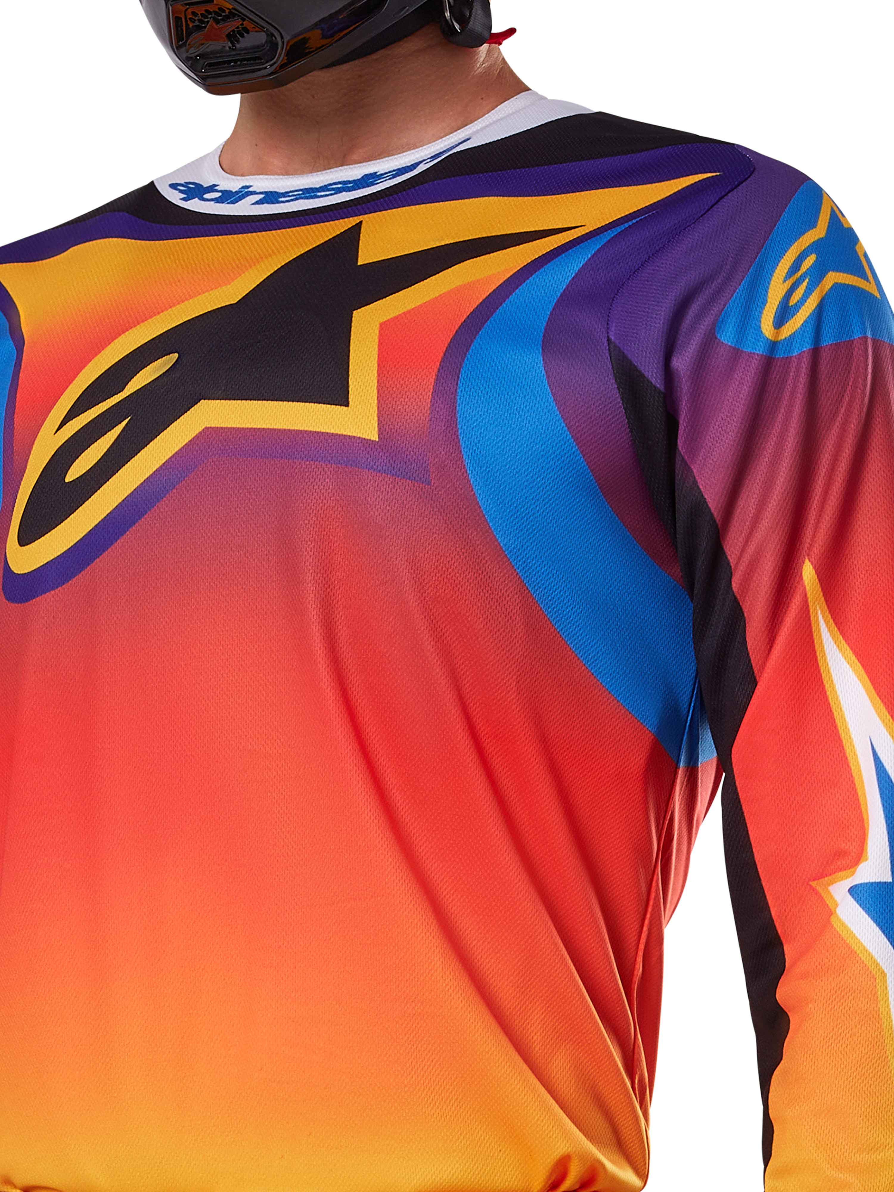 Alpinestars 2025 Fluid Wurx Trikot, mehrfarbiges Design in Weiß und Orange, langärmliges Motocross-Trikot, entspannte sportliche Passform, feuchtigkeitsableitendes Polygewebe für Offroad-Performance
