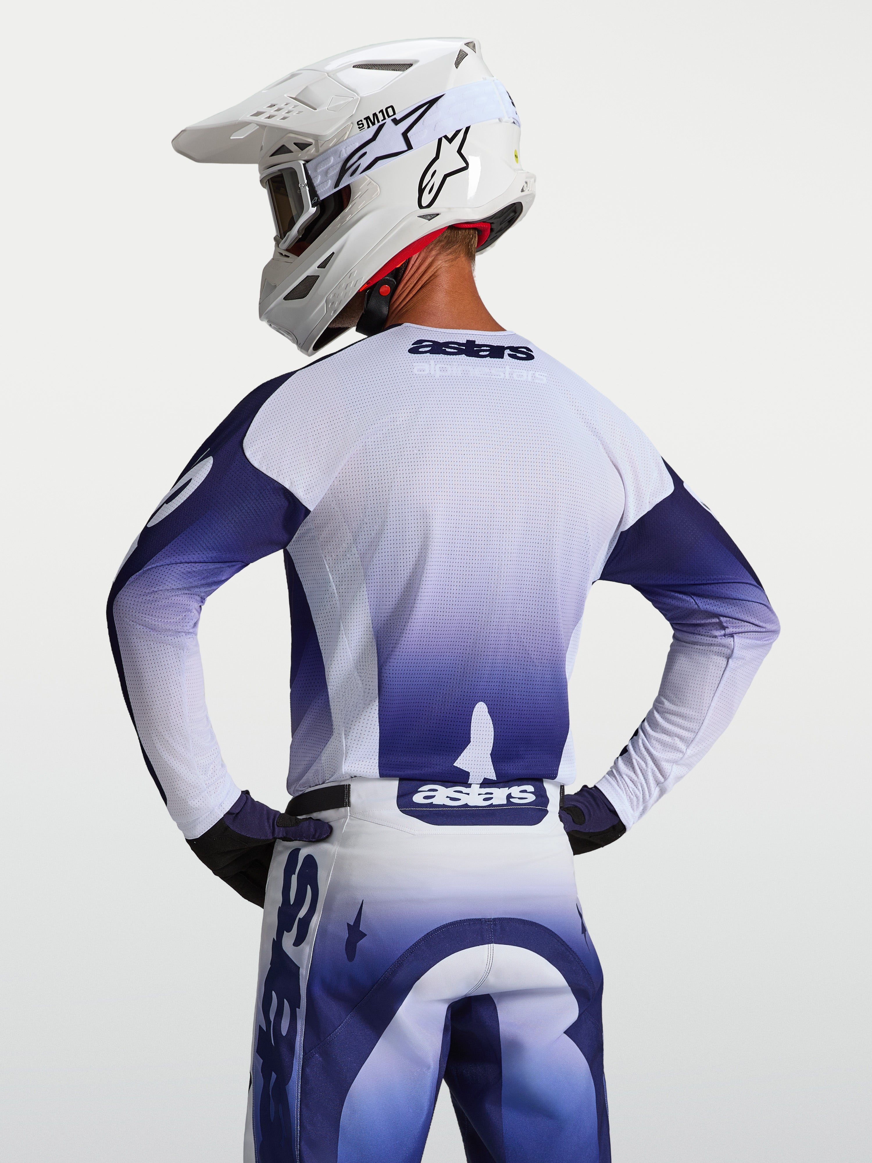 Alpinestars Racer Air Amber Trikot, Herren Motocross-Trikot, Blau und Weiß, Rückansicht mit belüfteter Mesh-Konstruktion.