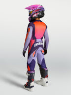 Alpinestars Fluid Hunt Jugend-Trikot und Motocross-Set 2027, Lila und Pink Fluo, Rückansicht der MX-Ausrüstung.