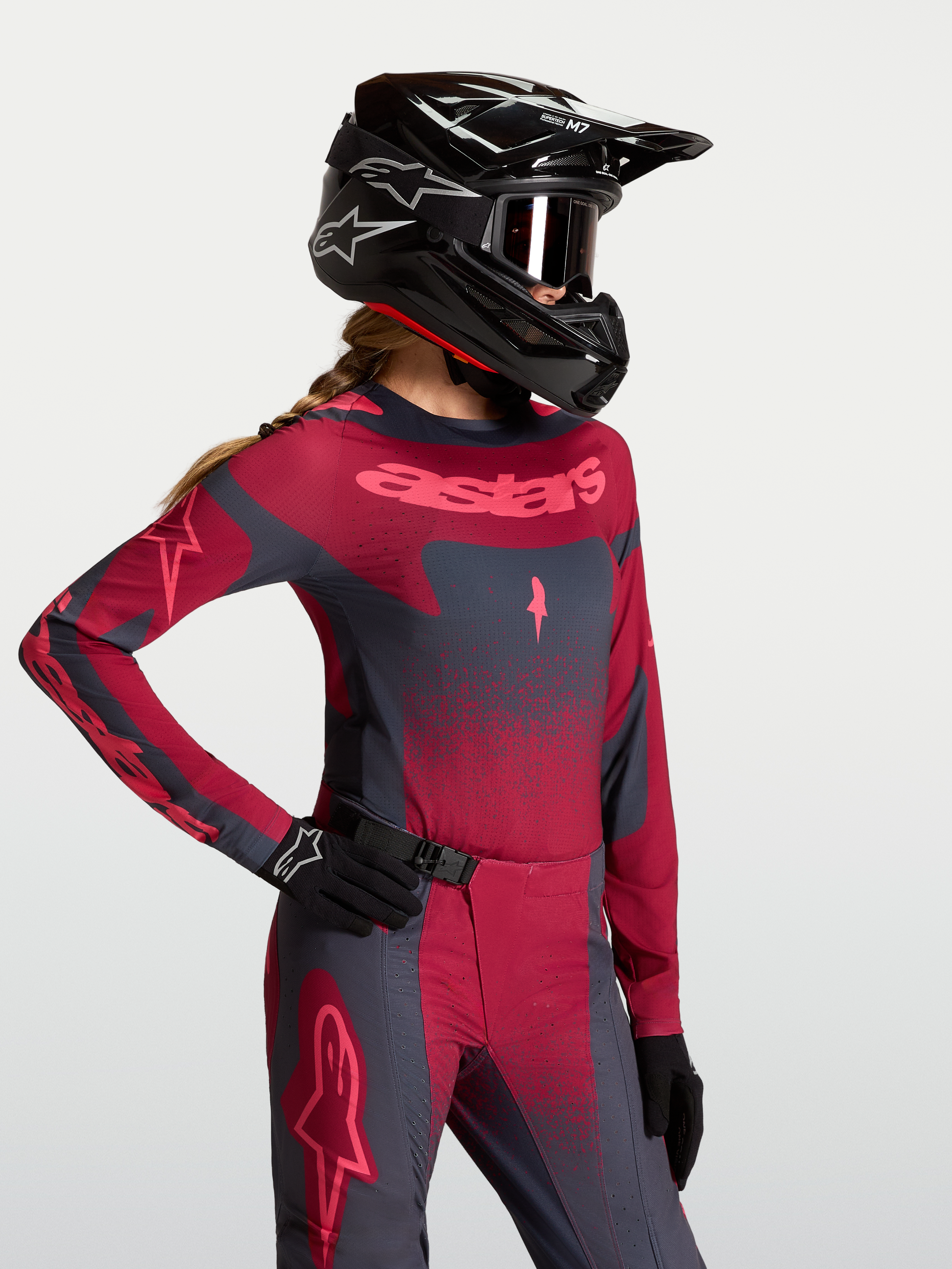 Alpinestars Stella Techstar Trikot Swan, Damen-Motocross-Trikot in Rot und Dunkelgrau mit athletischer Performance-Passform.