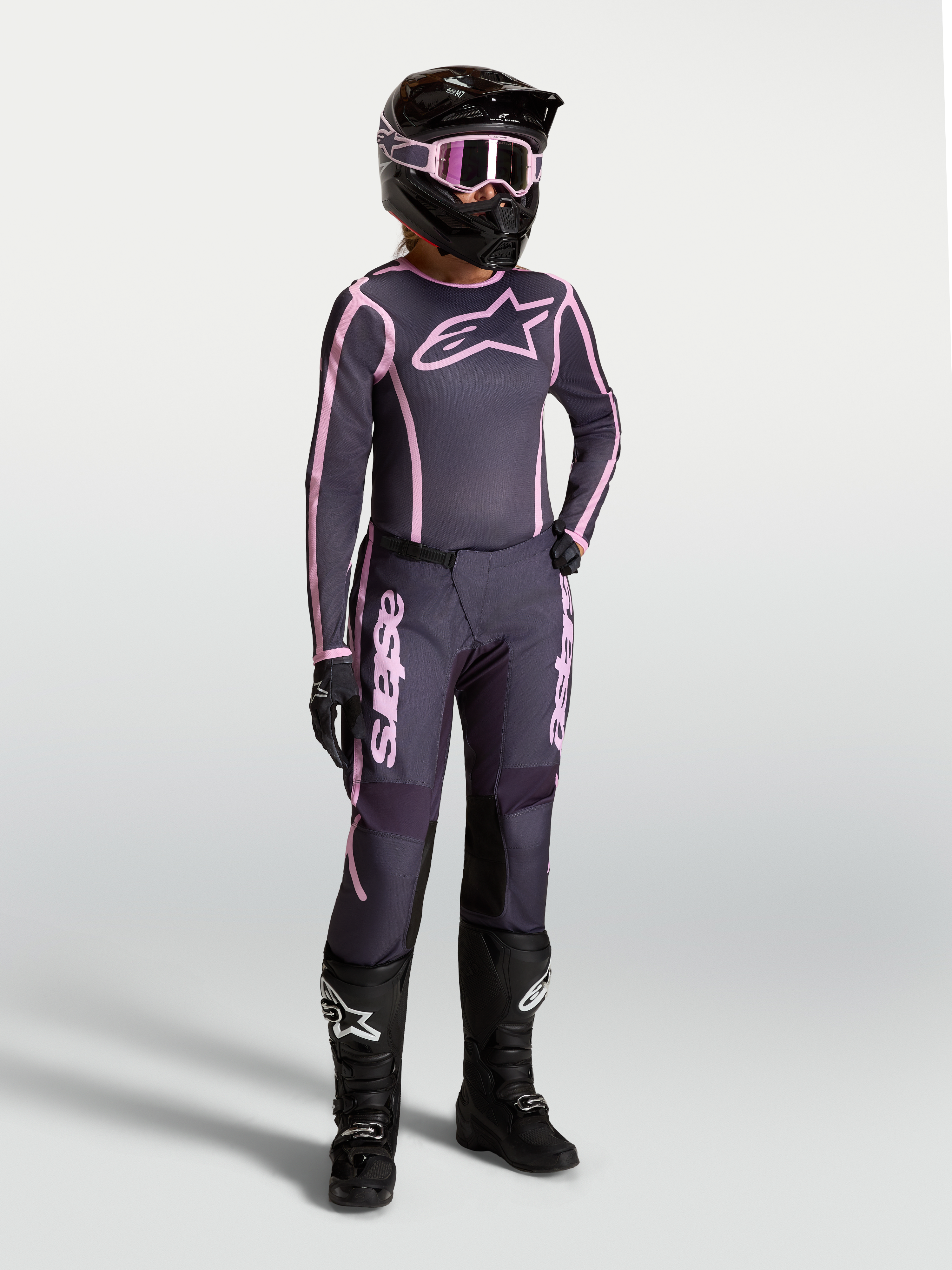 Alpinestars Stella Fluid Apex V2 Hose und Trikot, Damen-Motocross-Ausrüstung in Grau und Pink für Offroad-Performance.