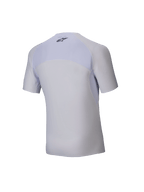 Alpinestars Tech KX Sim Top – Kurzarm, weißer Karting-Baselayer, Rückansicht, atmungsaktiver Mesh-Einsatz am oberen Rücken, schwarzes Alpinestars-Logo im Nacken, ergonomisches Stretchmaterial für Racing-Performance