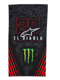 Alpinestars FQ20 Neck Tube Monster, leichter Motorrad-Nackenschlauch, Schwarz mit roten und grünen Akzenten, mit „20“- und „EL DIABLO“-Grafiken, Monster Energy Krallen-Logo, weißem Alpinestars-Logo und roten diagonalen Streifen auf einem tonalen Graffiti-Hintergrund